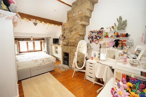 Higher Makinson Farm Sandringham Road, Horwich, Bolton, BL6 6NX