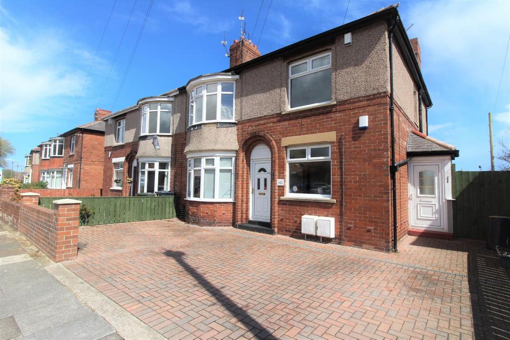 Closefield Grove, Monkseaton, Whitley Bay 2 bed flat to rent £700 pcm