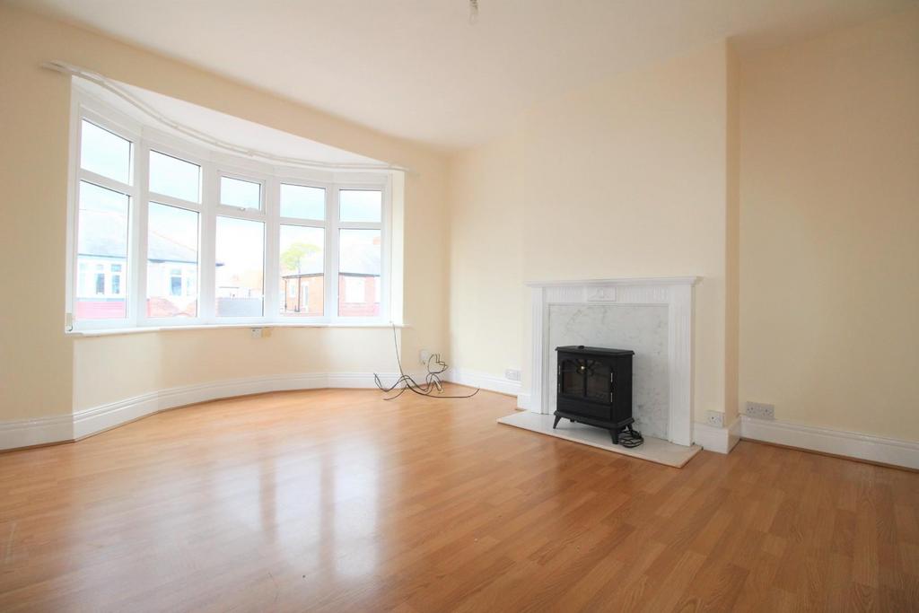 Closefield Grove, Monkseaton, Whitley Bay 2 bed flat to rent £700 pcm