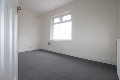 2 bedroom flat to rent, Closefield Grove, Monkseaton, Whitley Bay
