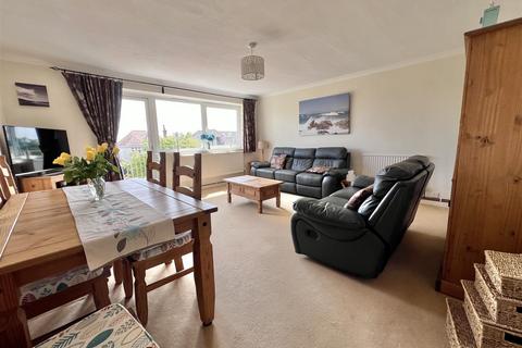 2 bedroom property for sale, Cooden Drive, Bexhill-On-Sea TN39