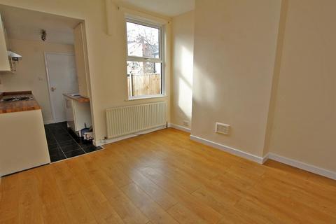 2 bedroom terraced house to rent, Rossington Road, Nottingham NG2