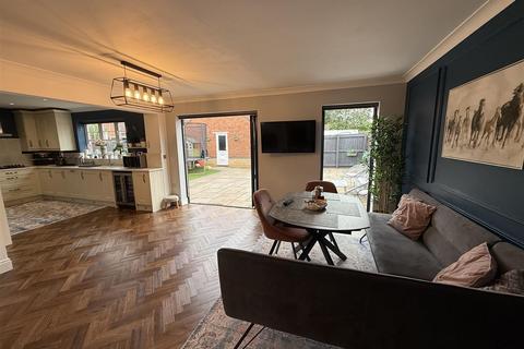 4 bedroom detached house for sale, Newquay Close, Darlington
