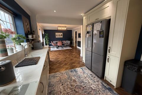 4 bedroom detached house for sale, Newquay Close, Darlington