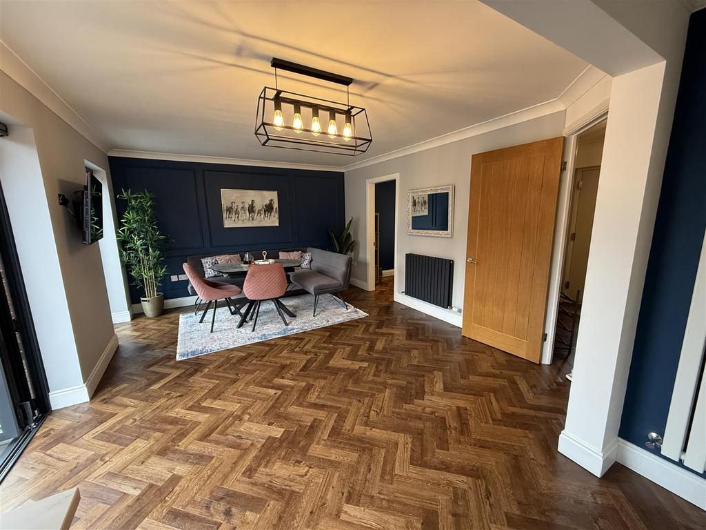 Kitchen/Dining Area