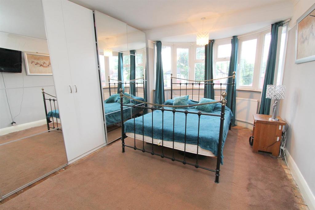 Bed 2.jpg