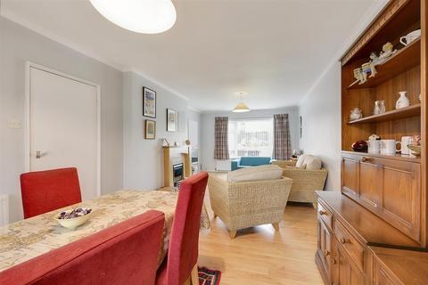 95 Appledore Avenue, Nottingham, NG8 2RW