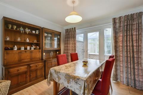 95 Appledore Avenue, Nottingham, NG8 2RW