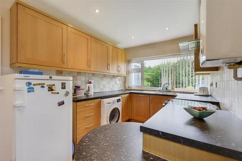 95 Appledore Avenue, Nottingham, NG8 2RW