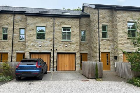 3 bedroom townhouse to rent, Ingersley Vale, Bollington, Macclesfield, SK10 5BP