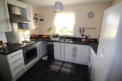 2 bedroom flat to rent, Flaxdown Gardens, Coton Meadows