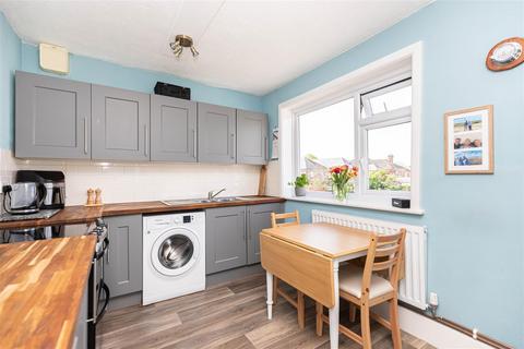 2 bedroom flat for sale, Cranleigh Road, Bournemouth BH6