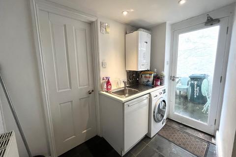 3 bedroom house to rent, Wellington Place, Falmouth