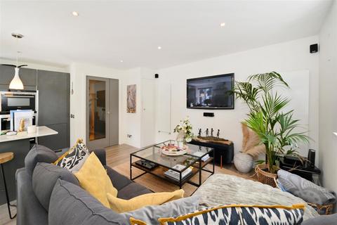 2 bedroom apartment for sale, Brompton Park Crescent, Fulham SW6