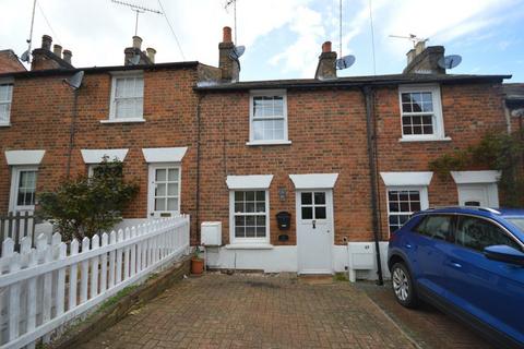2 bedroom cottage to rent, King Street, Bishop`s Stortford
