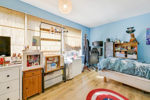 2 bedroom flat for sale, Warwick Way, London, SW1V