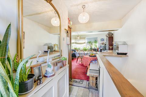 37 Warwick Way, London, SW1V 1QS