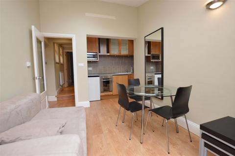 1 bedroom flat to rent, 5, 5 Carnarvon Road