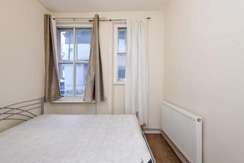 3 bedroom flat for sale, Earls Court Road, Earls Court SW5