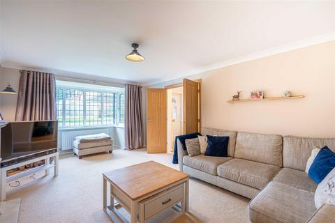17 Leafy Glade, Sutton Coldfield, B74 3EG