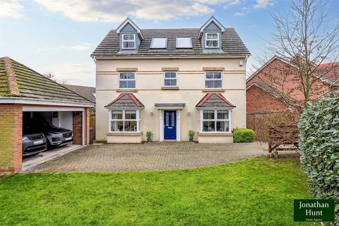 5 bedroom detached house for sale, Olvega Drive, Buntingford SG9