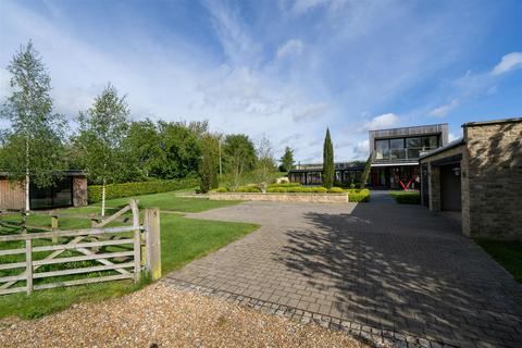 4 bedroom detached house for sale, Northfield Barns Drive, Deanshanger, Milton Keynes