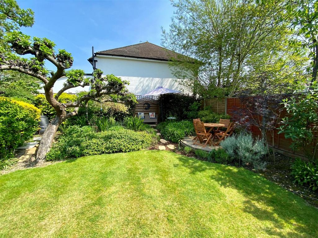 Gdn Rear.jpg
