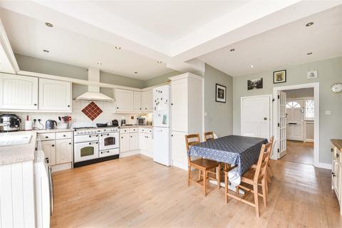 4 bedroom semi-detached house for sale, Ryecroft Avenue, Whitton