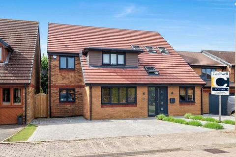15 Kaplan Close, Shenley Lodge, Milton Keynes, MK5 7ED