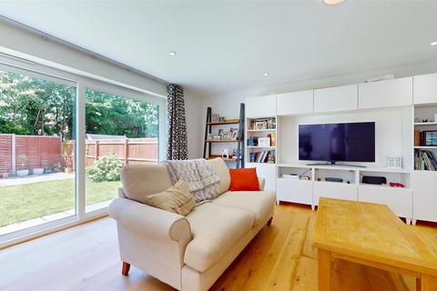 15 Kaplan Close, Shenley Lodge, Milton Keynes, MK5 7ED