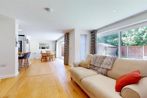15 Kaplan Close, Shenley Lodge, Milton Keynes, MK5 7ED