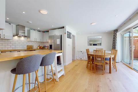15 Kaplan Close, Shenley Lodge, Milton Keynes, MK5 7ED