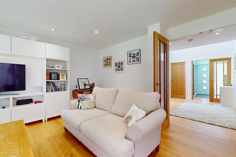 15 Kaplan Close, Shenley Lodge, Milton Keynes, MK5 7ED
