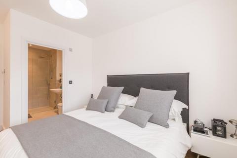 2 bedroom flat to rent, Albury Road, Guildford GU1