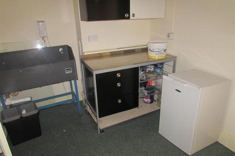 Office to rent, St. John's, Warwick