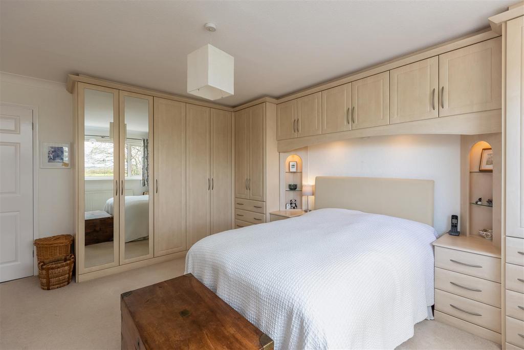 Welham Road 45 Bedroom 1-3.jpg