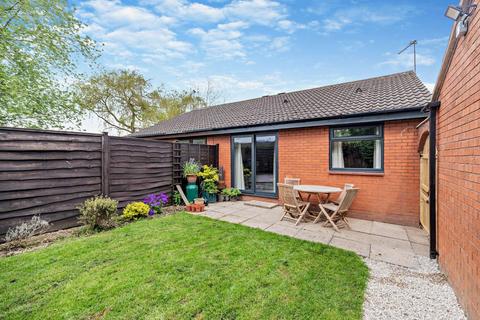 2 bedroom semi-detached bungalow for sale, Grantley Drive, Harrogate, HG3 2XU