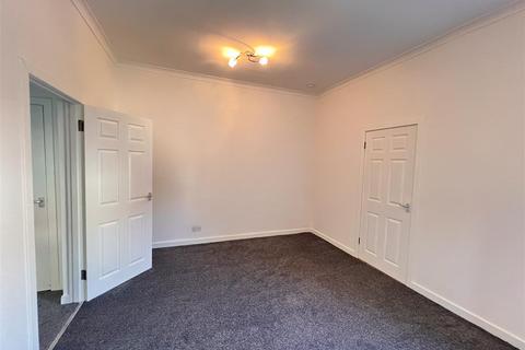 3 bedroom semi-detached bungalow to rent, Waverley Street, Coatbridge ML5