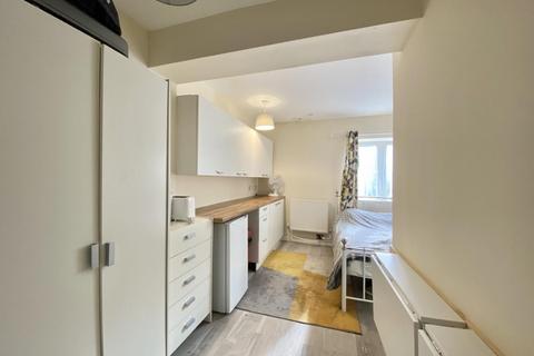 64 Chestnut Close, Hayes, UB3 1JG