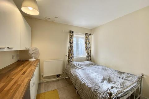 64 Chestnut Close, Hayes, UB3 1JG