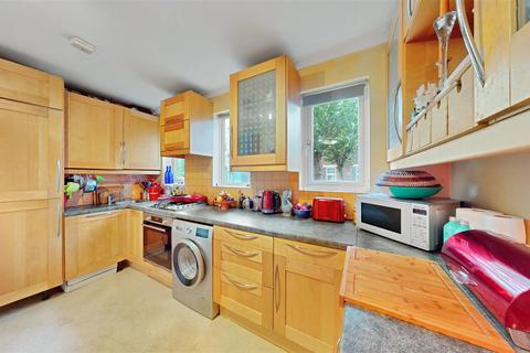 2 bedroom house to rent, Hazelmere Road, London, NW6