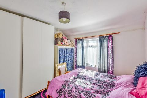 11 Charnwood Road, Uxbridge, UB10 0HX