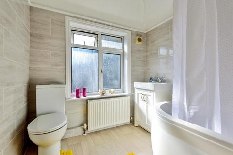 11 Charnwood Road, Uxbridge, UB10 0HX