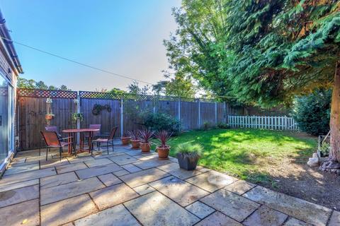 11 Charnwood Road, Uxbridge, UB10 0HX