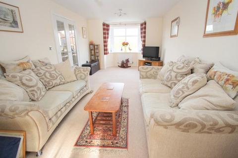 5 bedroom house to rent, Harris Close, Newton Leys