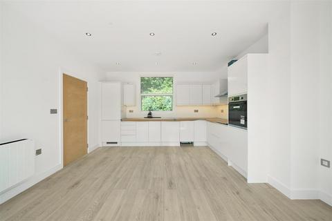 2 bedroom flat to rent, Acton Lane, London, NW10