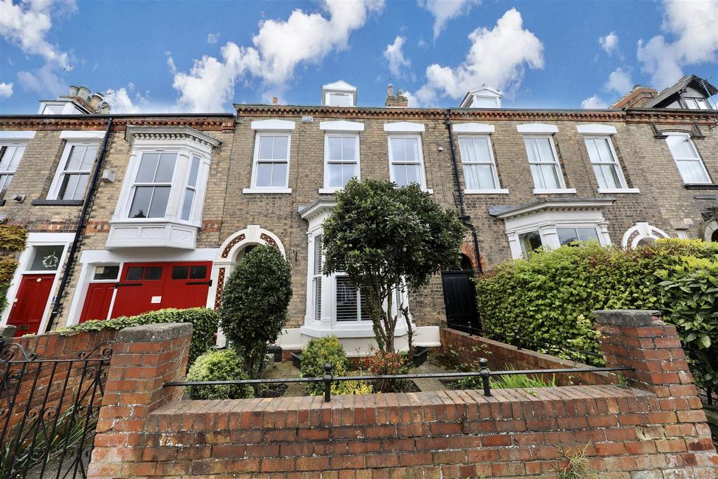 Hallgate, Cottingham 5 bed terraced house for sale £450,000