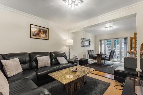 6 bedroom terraced house to rent, Wellesley Road, Slough