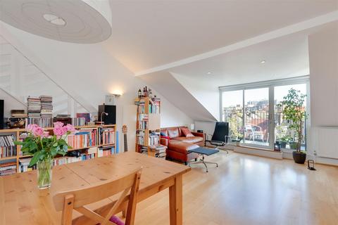 2 bedroom flat for sale, Belsize Park Gardens, Belsize Park NW3