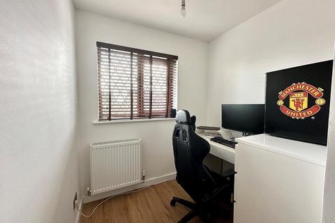 14 Hedge End, Northampton, NN4 0SW